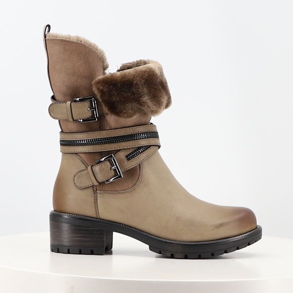 vivorosa Shoes - Women’s Faux Fur Lined Zipper and Buckle Detail Boots in Beige Faux Leather